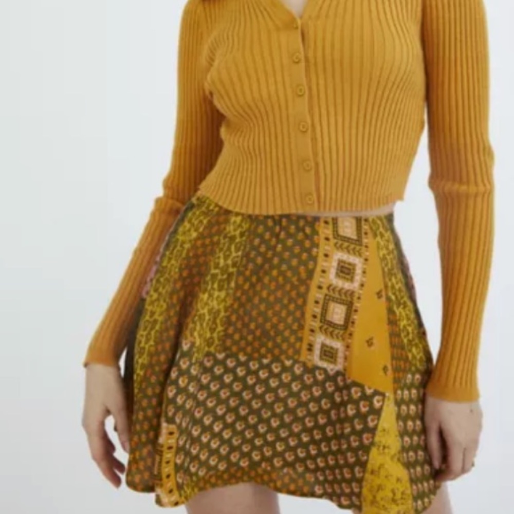 NWOT UO Liz Printed Mini Skirt